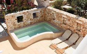 Seaside Home With Hot Tub, Vineyard, Shared Pool And View